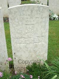 Etaples Military Cemetery - Neilson, Peter