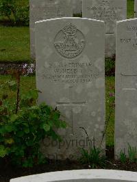 Etaples Military Cemetery - Nesbitt, W