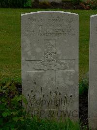 Etaples Military Cemetery - Nevin, William
