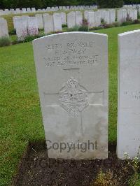 Etaples Military Cemetery - Newby, H