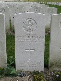 Etaples Military Cemetery - Newlands, James Cornish
