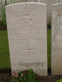 Etaples Military Cemetery - Newton, Charles William