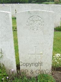 Etaples Military Cemetery - Nicholls, Herbert