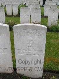 Etaples Military Cemetery - Nicholson, James Stobart
