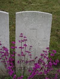 Etaples Military Cemetery - Nicholson, Thomas Greig