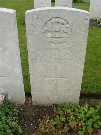 Etaples Military Cemetery - Nicklin, W