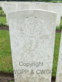 Etaples Military Cemetery - Nicol, J
