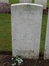 Etaples Military Cemetery - Nicol, W
