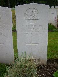 Etaples Military Cemetery - Nightingale, Thomas William