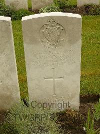 Etaples Military Cemetery - Nixon, John