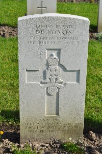 Etaples Military Cemetery - Noakes, Ernest Edward