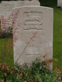 Etaples Military Cemetery - Noble, Jesse