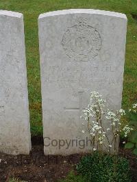 Etaples Military Cemetery - Noble, J A