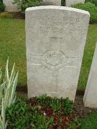 Etaples Military Cemetery - Norris, E F