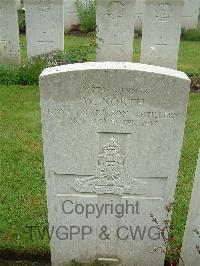 Etaples Military Cemetery - North, William