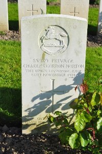Etaples Military Cemetery - Norton, Charles Gordon