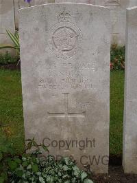 Etaples Military Cemetery - Nunn, C