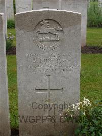 Etaples Military Cemetery - Nunwick, S