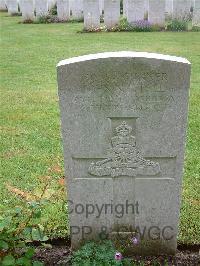 Etaples Military Cemetery - Nuttall, John