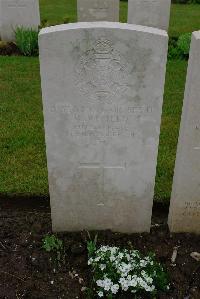 Etaples Military Cemetery - Oldfield, Benjamin