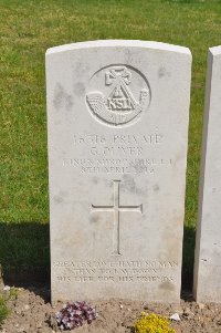 Etaples Military Cemetery - Oliver, G