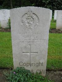 Etaples Military Cemetery - Oliver, S
