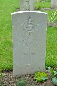 Etaples Military Cemetery - Oram, William