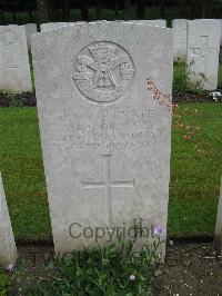 Etaples Military Cemetery - Orchard, W E G