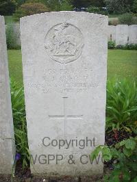 Etaples Military Cemetery - Orford, Robert John