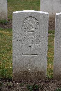 Etaples Military Cemetery - Oswell, John Ellis