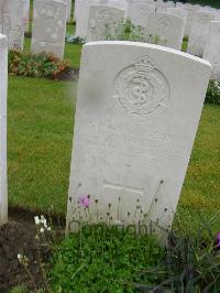 Etaples Military Cemetery - Owen, J