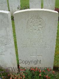 Etaples Military Cemetery - Owen, P W
