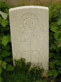 Etaples Military Cemetery - Owen, Vernon E.