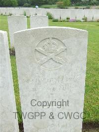 Etaples Military Cemetery - Owen, William Henry