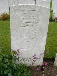 Etaples Military Cemetery - Oxley, O