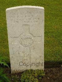 Etaples Military Cemetery - Page, George Davies
