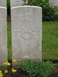 Etaples Military Cemetery - Palmer, Clarence Crosse