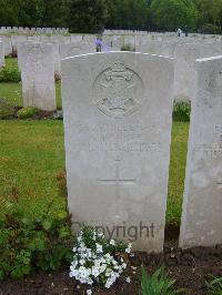 Etaples Military Cemetery - Palmer, G