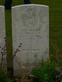 Etaples Military Cemetery - Parietti, Bernard