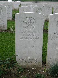 Etaples Military Cemetery - Parker, James