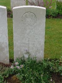 Etaples Military Cemetery - Parker, Robert