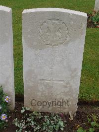 Etaples Military Cemetery - Parker, Rufus Victor