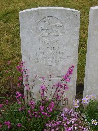 Etaples Military Cemetery - Parker, T M