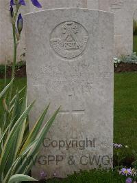 Etaples Military Cemetery - Parker, Walter Frederick