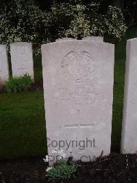 Etaples Military Cemetery - Parkes, James