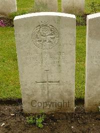 Etaples Military Cemetery - Parkin, William