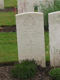 Etaples Military Cemetery - Parkinson, George