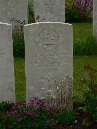 Etaples Military Cemetery - Parry, Edward
