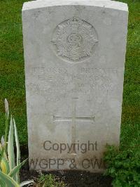Etaples Military Cemetery - Parsons, F E G