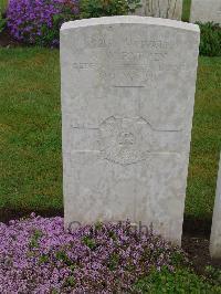 Etaples Military Cemetery - Patten, A W